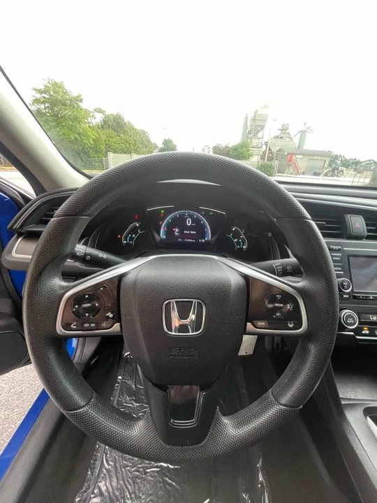 2019 Honda Civic 10th Gen - Image 7 of 10