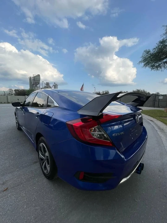 2019 Honda Civic 10th Gen - Image 3 of 10