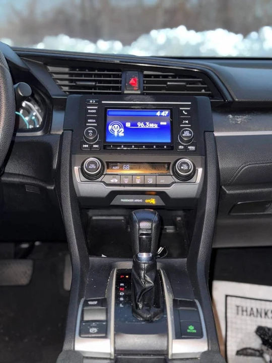 2019 Honda Civic 10th Gen - Image 12 of 14