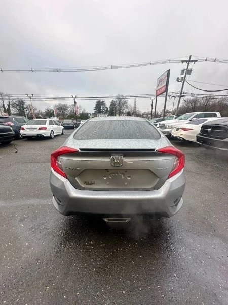 2019 Honda Civic 10th Gen - Image 5 of 17