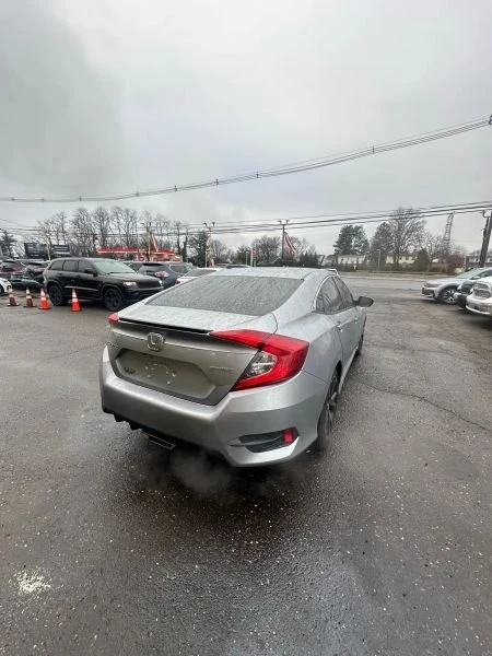 2019 Honda Civic 10th Gen - Image 4 of 17