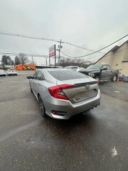2019 Honda Civic 10th Gen - Image 6 of 17