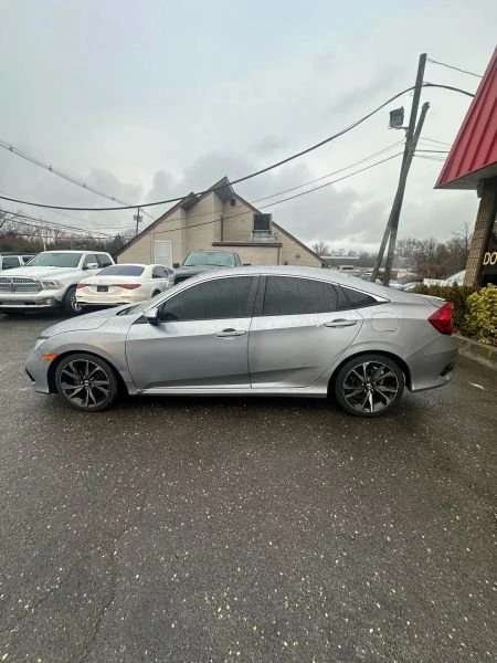 2019 Honda Civic 10th Gen - Image 7 of 17