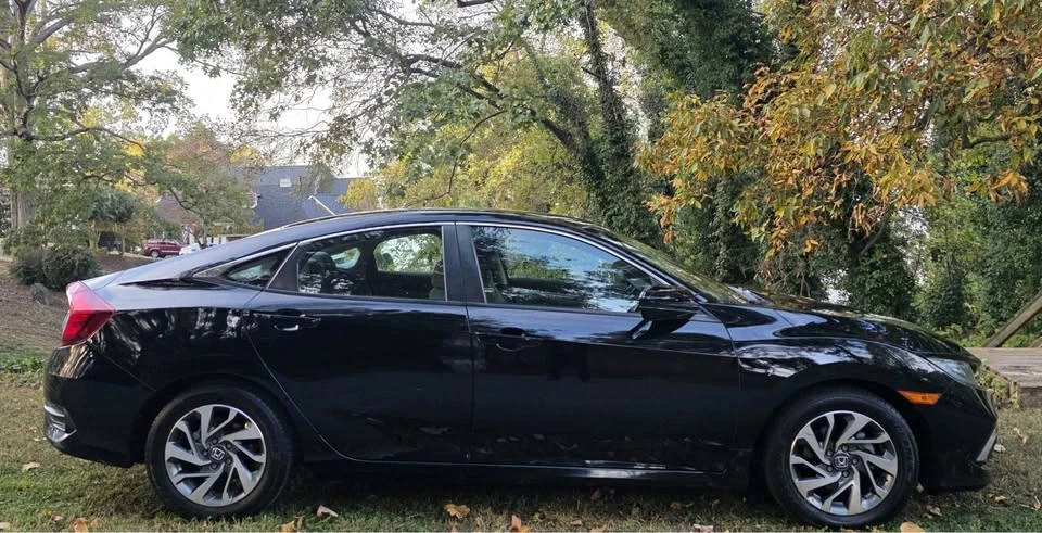 2019 Honda Civic 10th Gen - Image 2 of 6