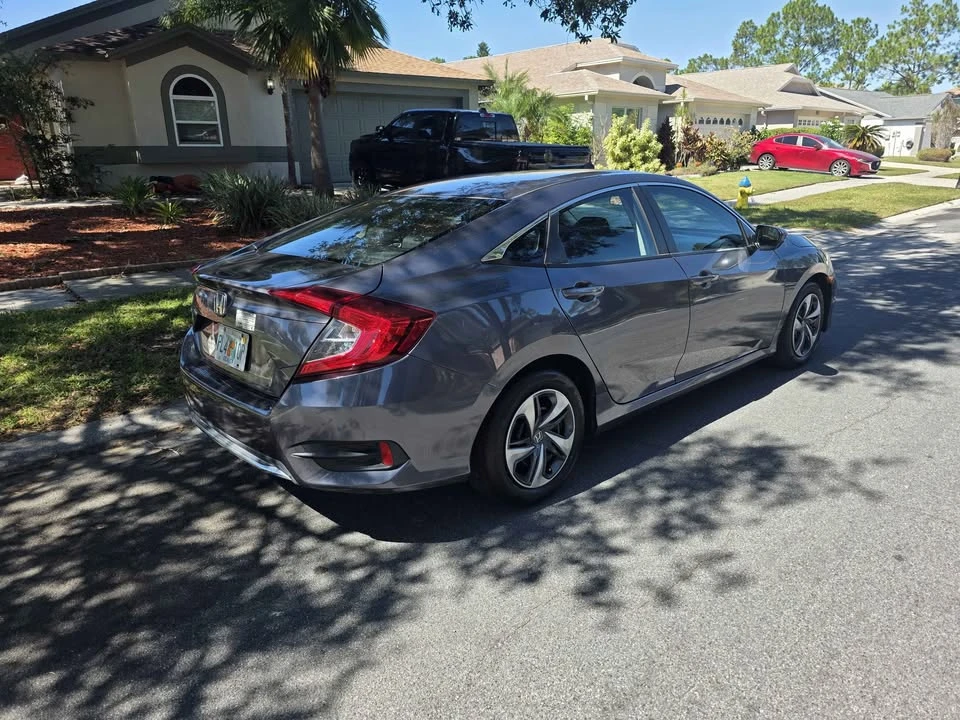 2019 Honda Civic 10th Gen - Image 3 of 10