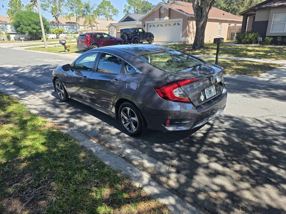 2019 Honda Civic 10th Gen - Image 4 of 10