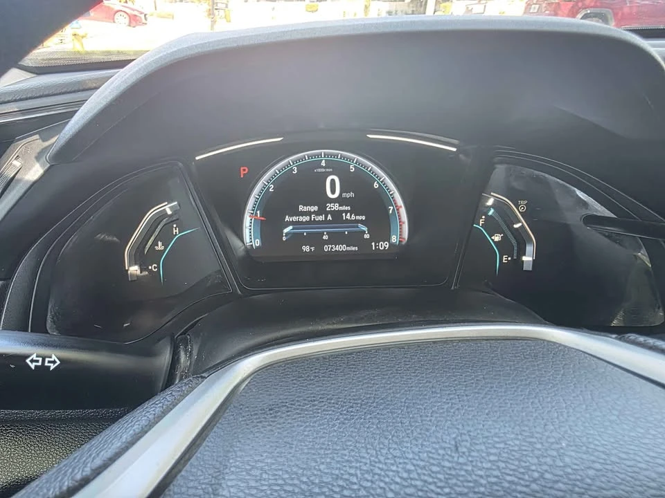 2019 Honda Civic 10th Gen - Image 7 of 10
