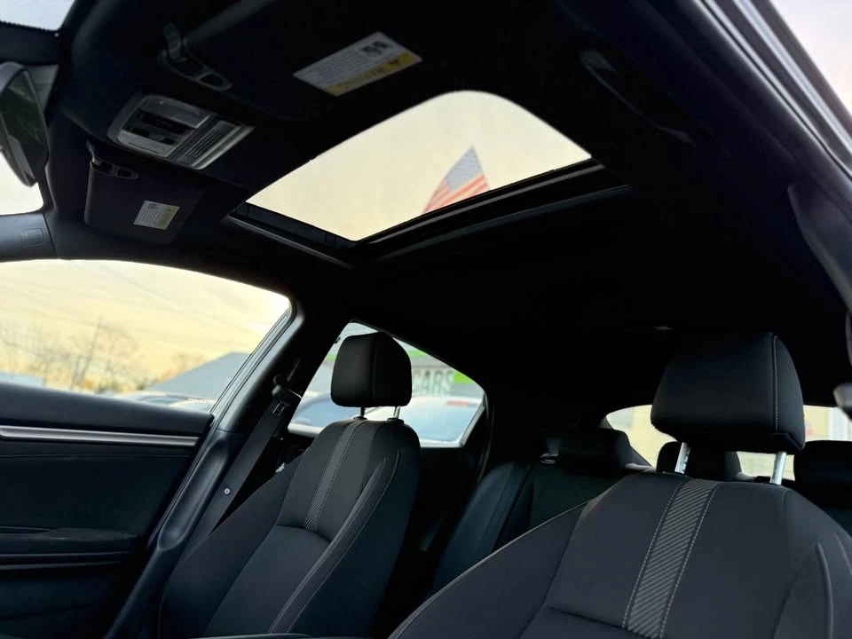 2019 Honda Civic 10th Gen - Image 6 of 11