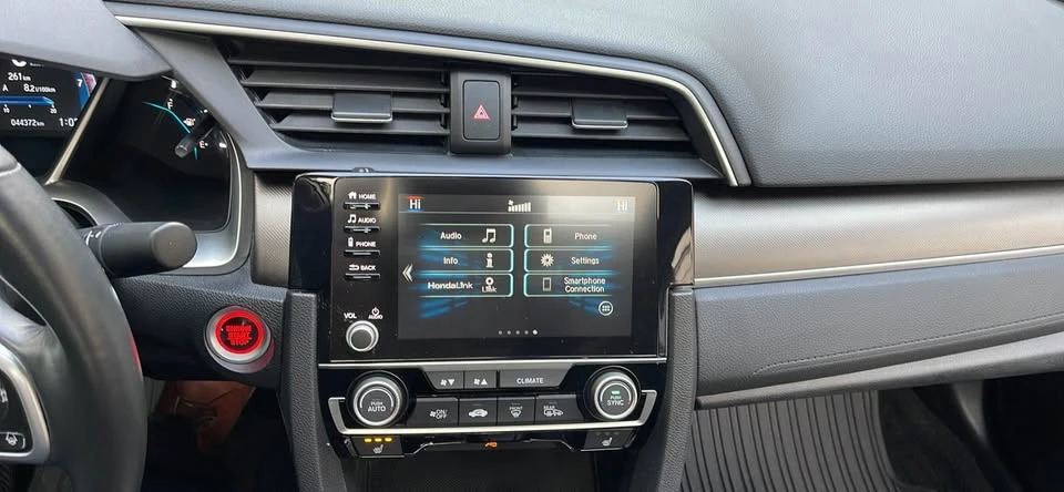 2019 Honda Civic 10th Gen - Image 11 of 15