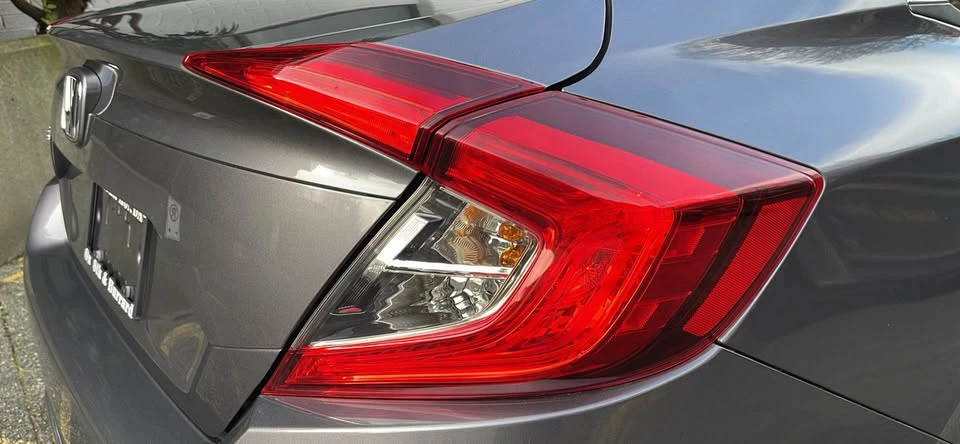 2019 Honda Civic 10th Gen - Image 4 of 15