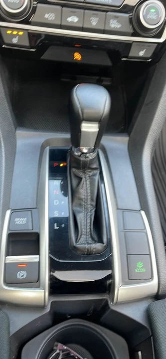 2019 Honda Civic 10th Gen - Image 12 of 15
