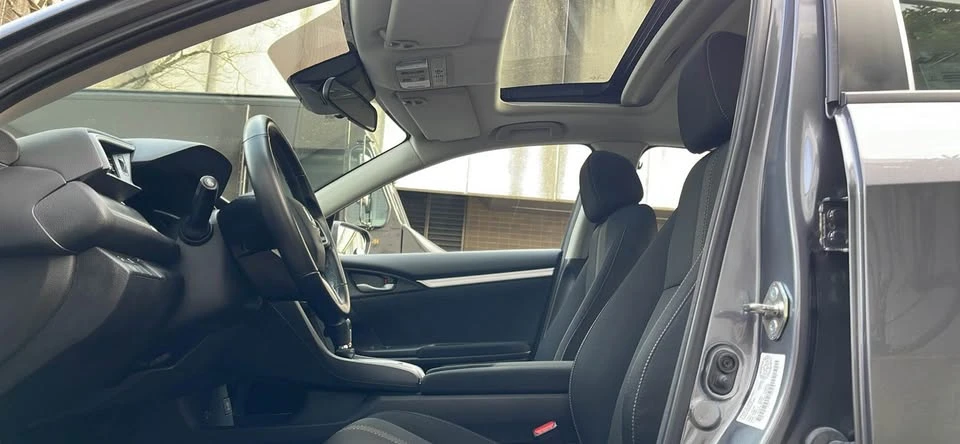 2019 Honda Civic 10th Gen - Image 9 of 15