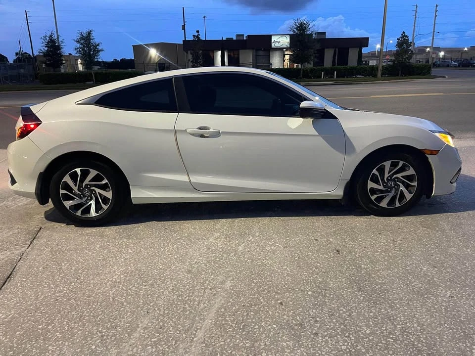 2019 Honda Civic 10th Gen - Image 4 of 18