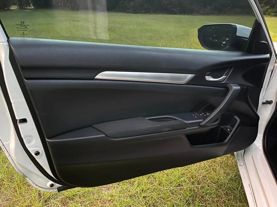 2019 Honda Civic 10th Gen - Image 14 of 18