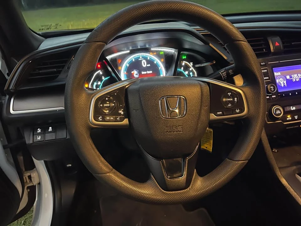 2019 Honda Civic 10th Gen - Image 9 of 18