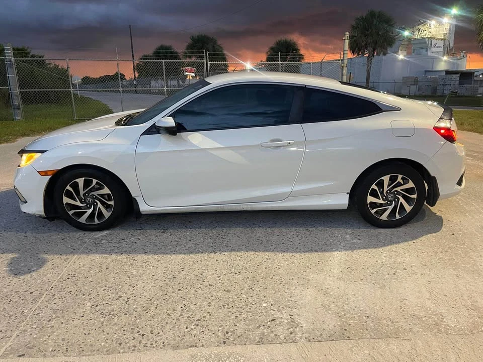 2019 Honda Civic 10th Gen - Image 5 of 18