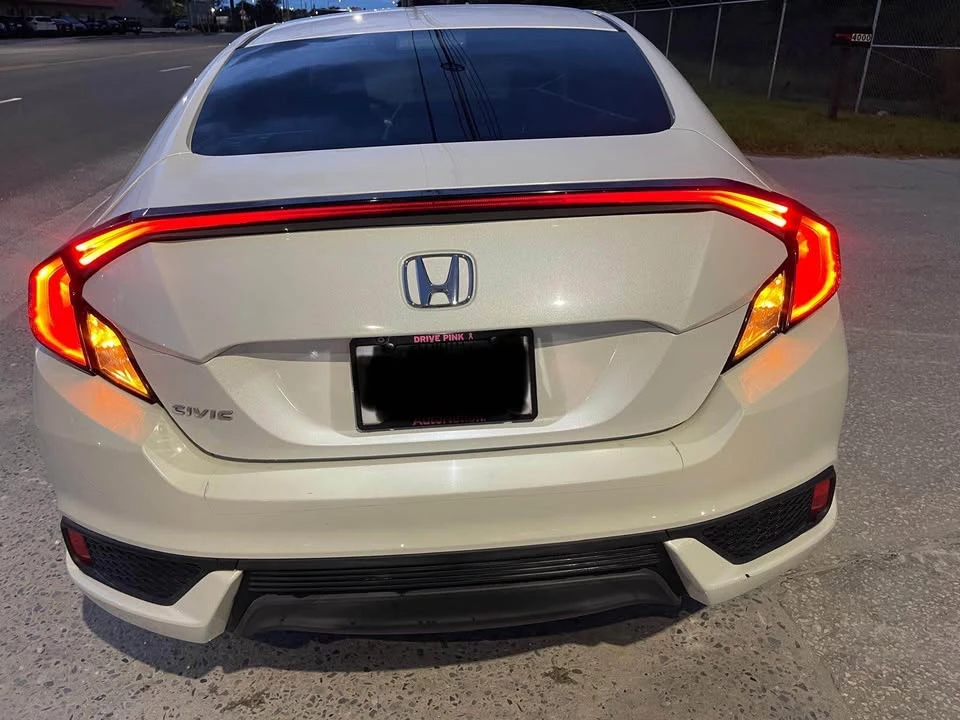 2019 Honda Civic 10th Gen - Image 7 of 18