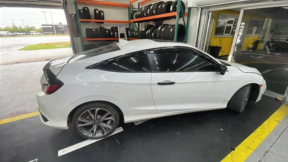 2019 Honda Civic 10th Gen - Image 5 of 8
