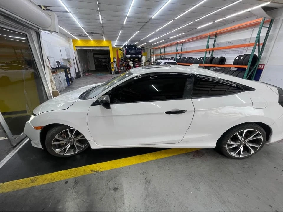 2019 Honda Civic 10th Gen - Image 4 of 8