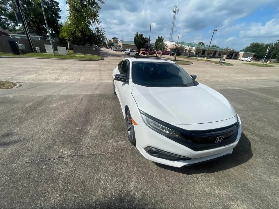 2019 Honda Civic 10th Gen - Image 2 of 8