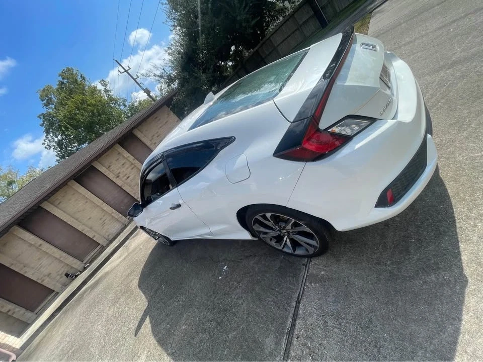 2019 Honda Civic 10th Gen - Image 6 of 8