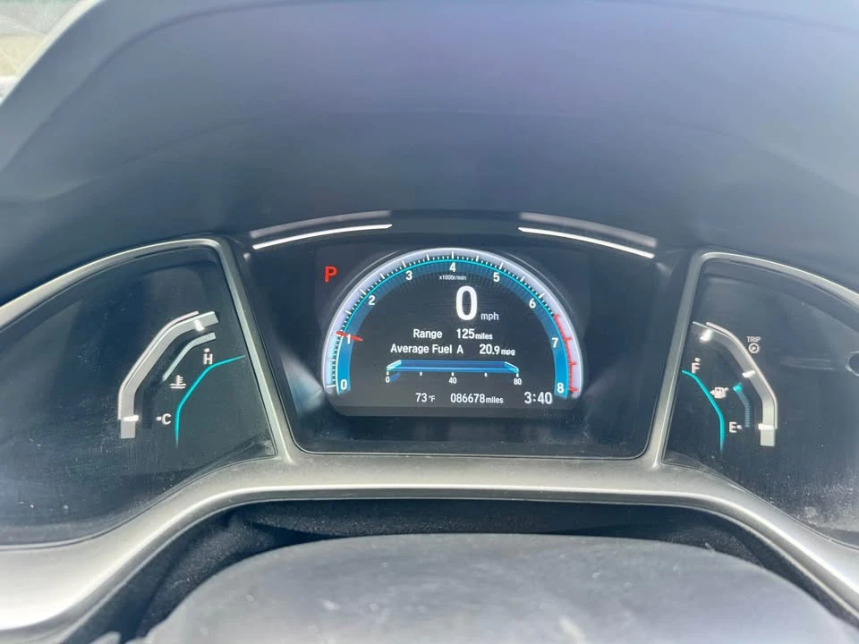 2019 Honda Civic 10th Gen - Image 7 of 11