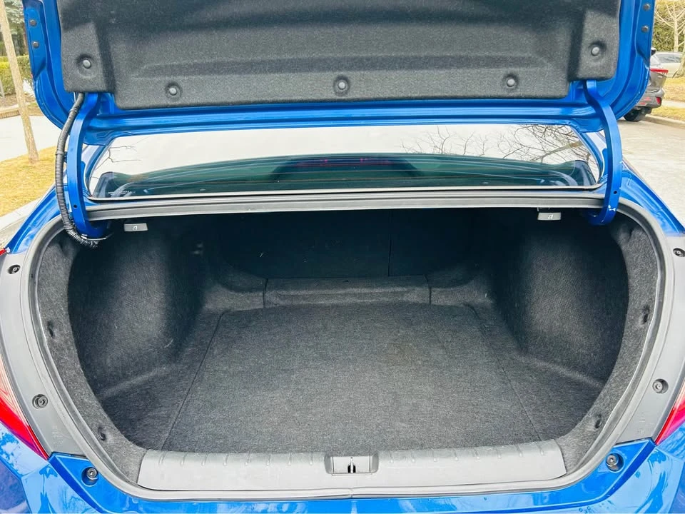 2019 Honda Civic 10th Gen - Image 9 of 19