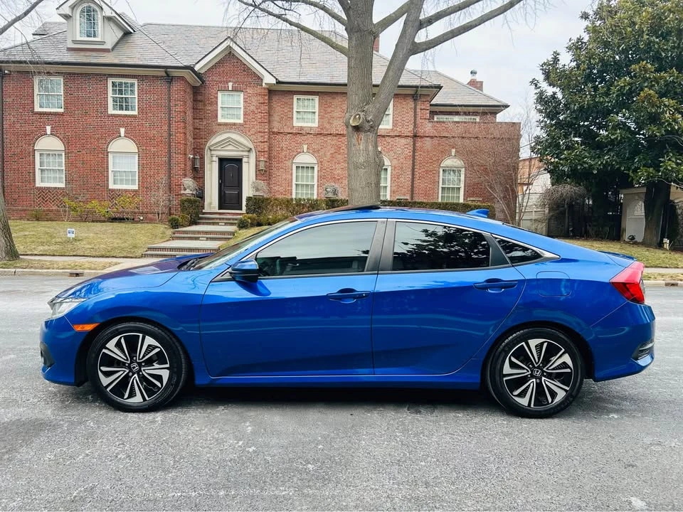 2019 Honda Civic 10th Gen - Image 2 of 19
