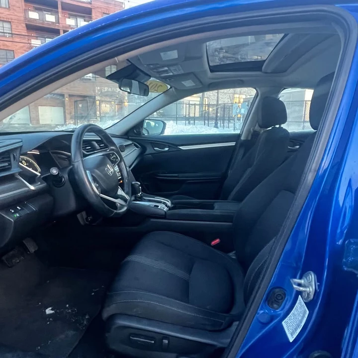 2019 Honda Civic 10th Gen - Image 8 of 18