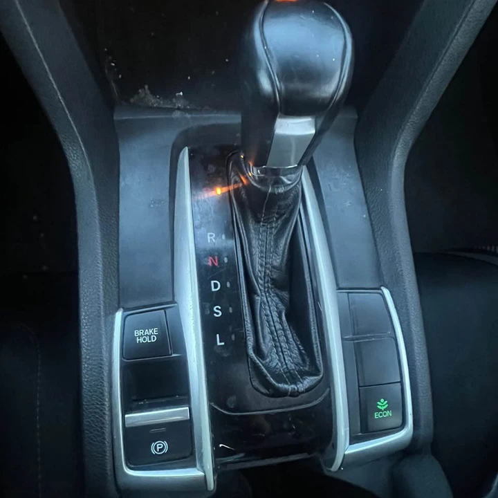2019 Honda Civic 10th Gen - Image 15 of 18