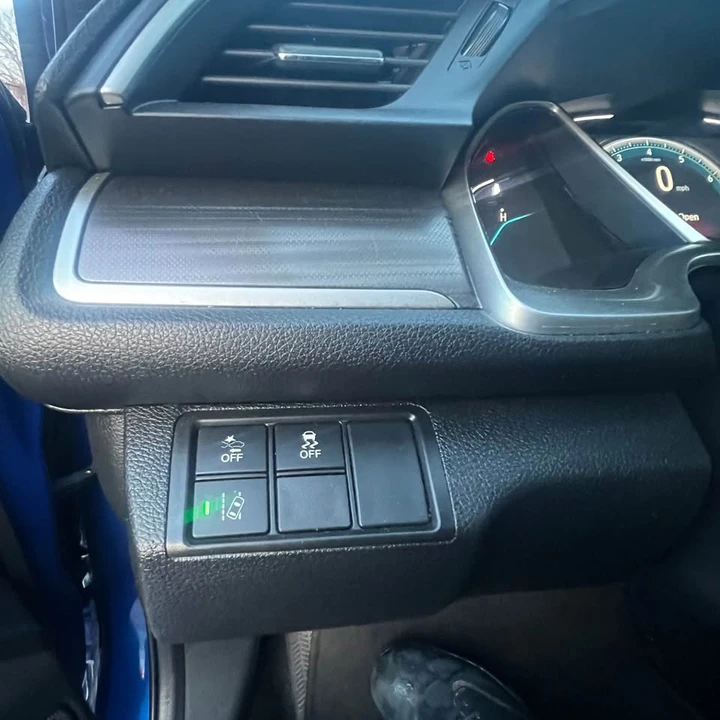 2019 Honda Civic 10th Gen - Image 11 of 18