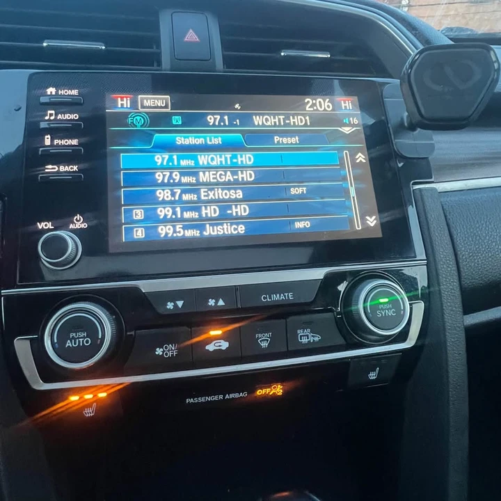 2019 Honda Civic 10th Gen - Image 12 of 18