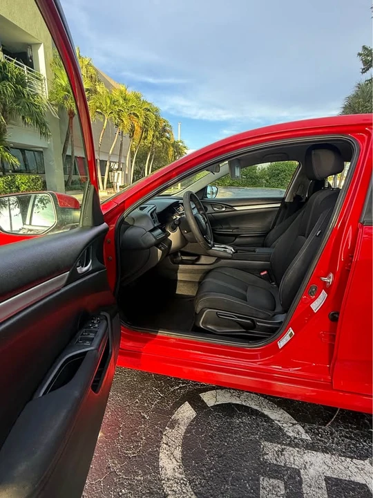 2019 Honda Civic 10th Gen - Image 15 of 16