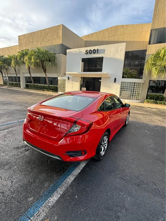 2019 Honda Civic 10th Gen - Image 11 of 16