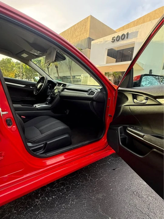 2019 Honda Civic 10th Gen - Image 6 of 16