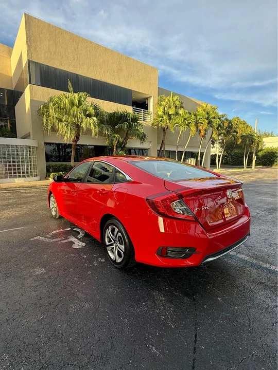 2019 Honda Civic 10th Gen - Image 12 of 16