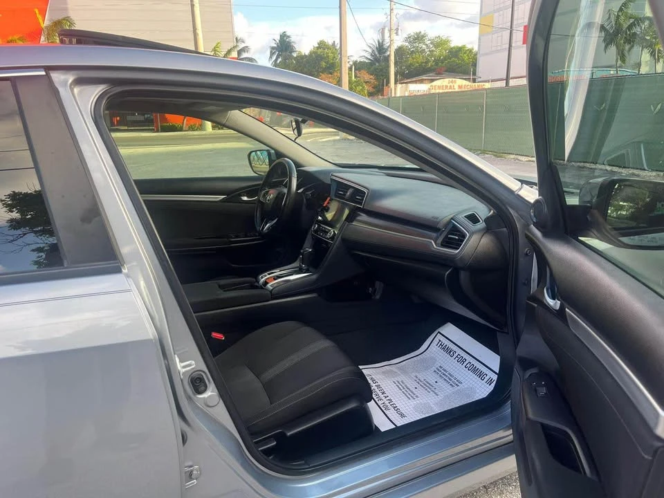 2019 Honda Civic 10th Gen - Image 9 of 10