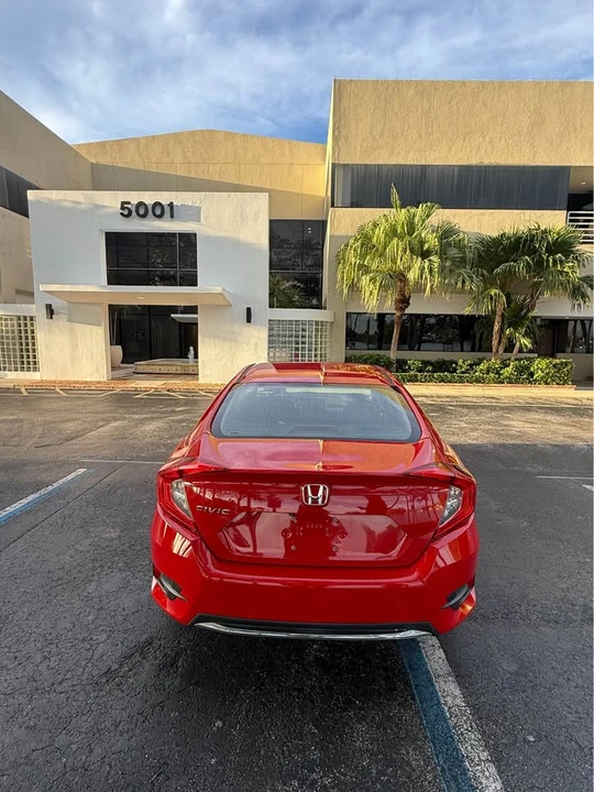 2019 Honda Civic 10th Gen - Image 13 of 16