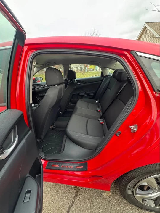 2019 Honda Civic 10th Gen - Image 9 of 11