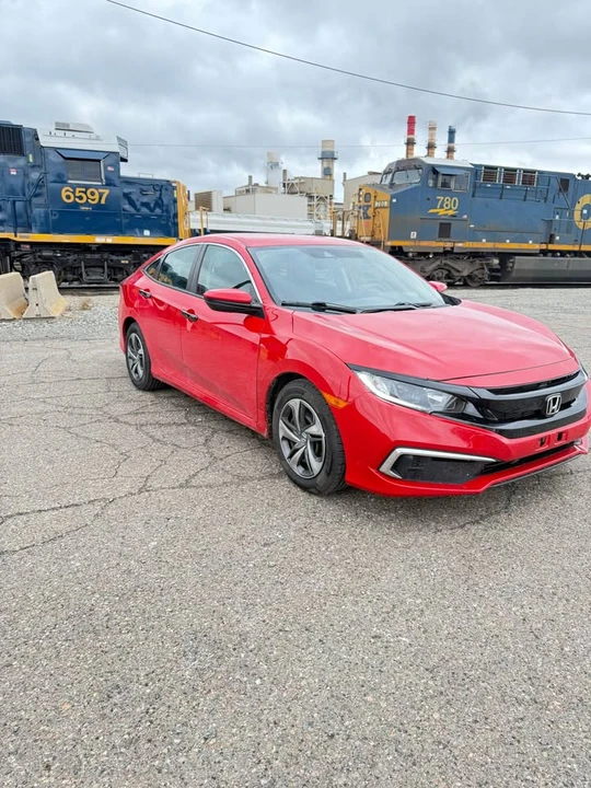 2019 Honda Civic 10th Gen - Image 2 of 11