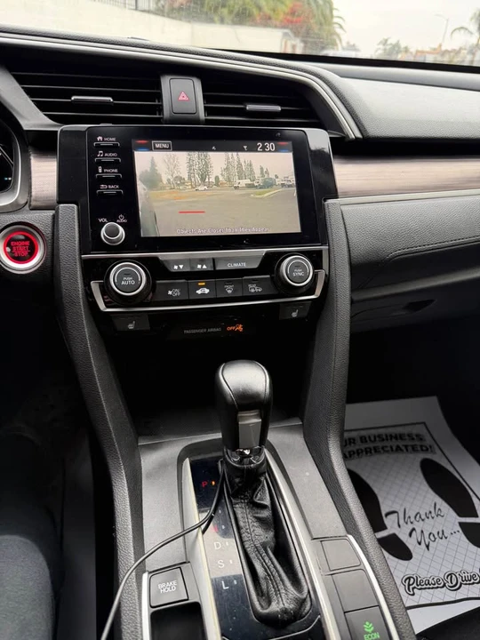 2019 Honda Civic 10th Gen - Image 11 of 15