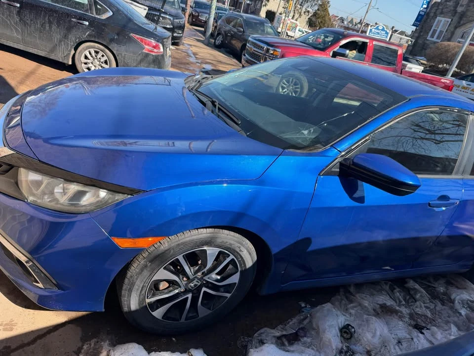 2019 Honda Civic 10th Gen - Image 3 of 5