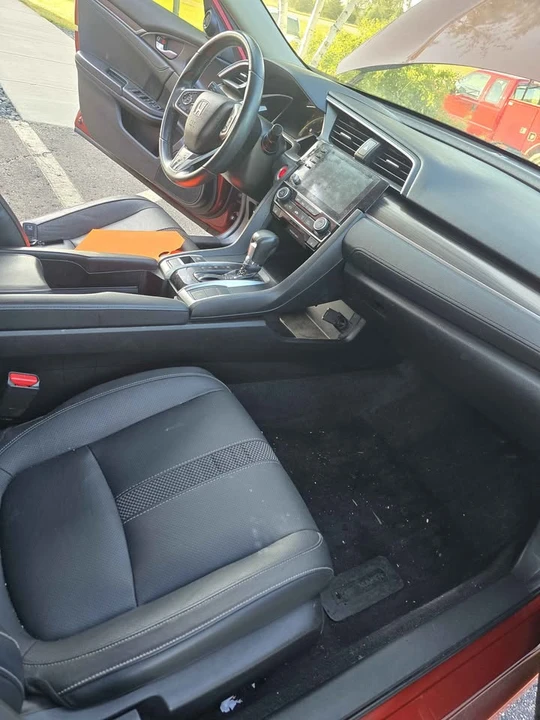 2019 Honda Civic 10th Gen - Image 12 of 17