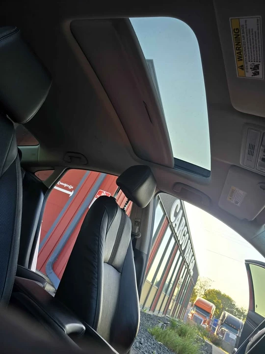 2019 Honda Civic 10th Gen - Image 10 of 17
