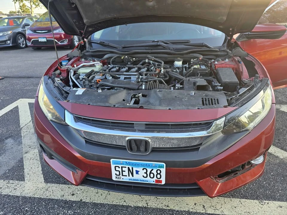 2019 Honda Civic 10th Gen - Image 8 of 17