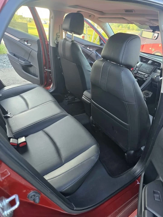 2019 Honda Civic 10th Gen - Image 9 of 17