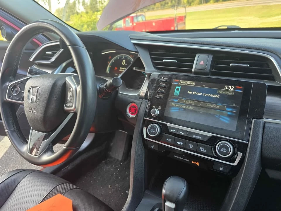 2019 Honda Civic 10th Gen - Image 11 of 17