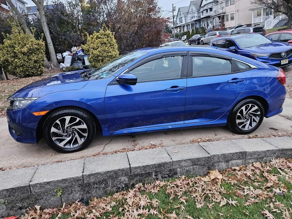 2019 Honda Civic 10th Gen - Image 3 of 15