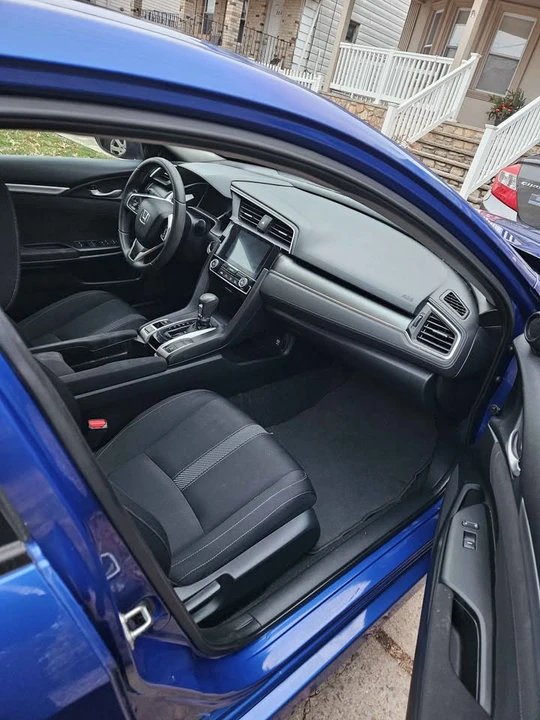 2019 Honda Civic 10th Gen - Image 8 of 15