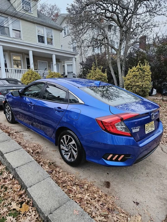 2019 Honda Civic 10th Gen - Image 4 of 15